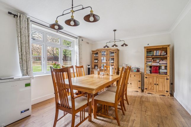 12 Bramley Gardens, Watford photo 4