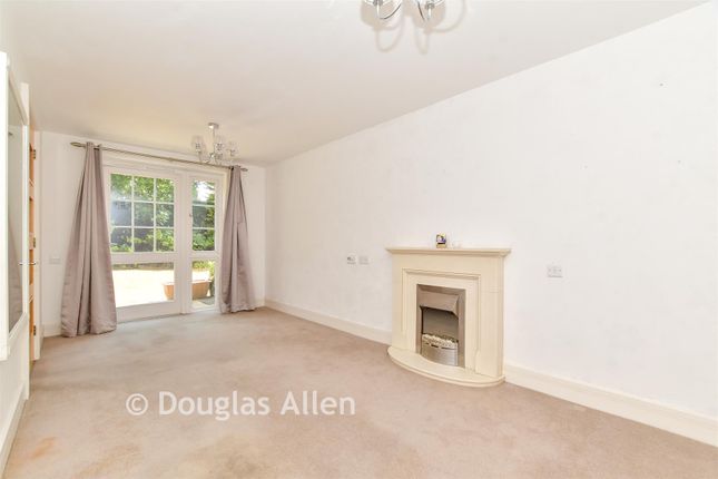 Stewart Court, High Street, Epping photo 3