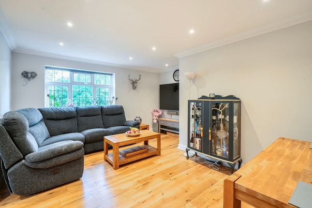 90 West Hill, Epsom photo 4