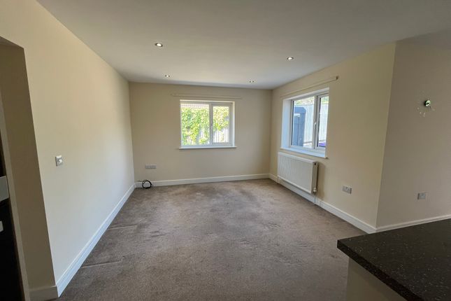 13, Charles Avenue, Louth photo 3