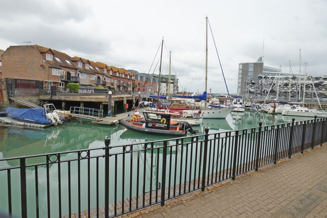 Terraced house for sale in Captains Row, Portsmouth