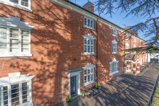 5 The Tontine, Severn Side, Stourport-on-Severn photo 3