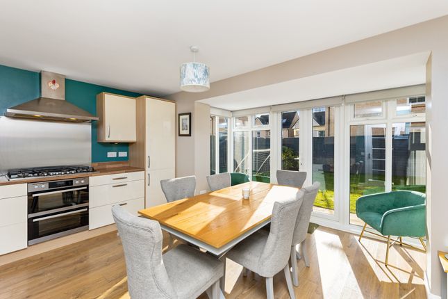 11, Maude Place, Kirkliston, Edinburgh photo 3
