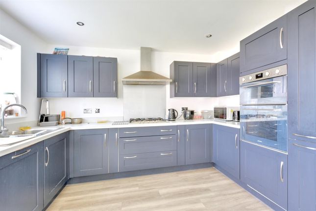 16, Geraldine Way, Derby photo 3