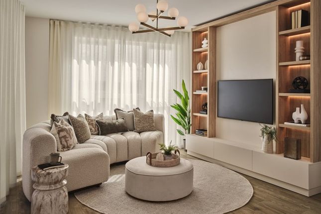 Vb5472297 2025 06 23   Fairview   Printmakers Yard  Brentford10371 716x515