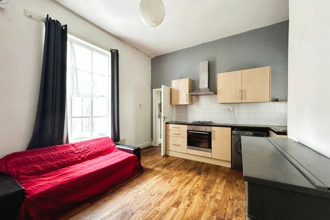 Flat to rent in Flat 1, 272 Monument Road