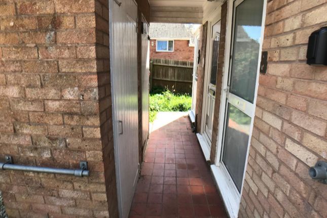 8, Adams Crescent, Torpoint photo 2