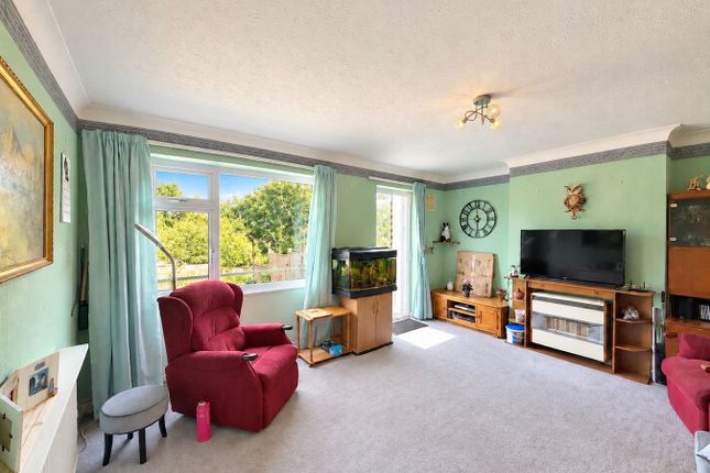 23, Ian Close, Bexhill on Sea photo 2