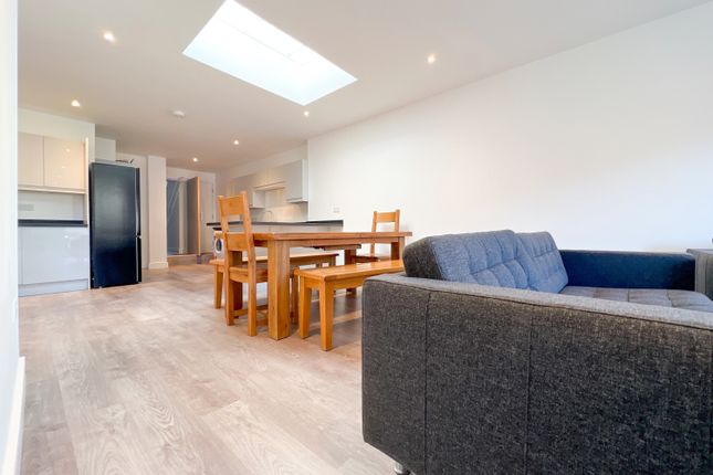 7-bed terraced on 54, May Street, Cardiff, £4,270/mo