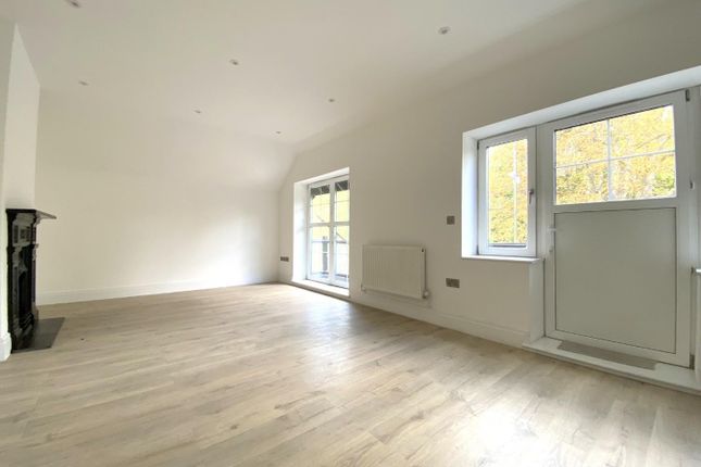 Flat 6, 70, Cricket Green, Mitcham photo 3