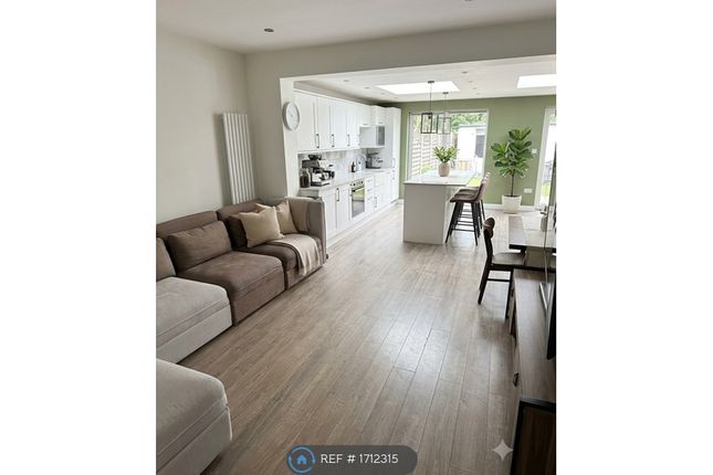 York Avenue, Stanmore photo 3