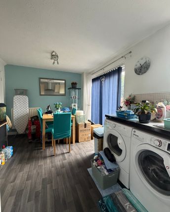 4, Wicklow Grove, Oldham photo 5