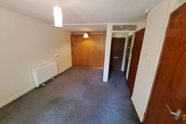 11, York Road, Weybridge photo 3