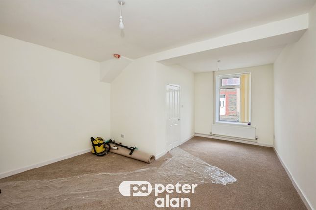 51, John Street, Neath photo 4