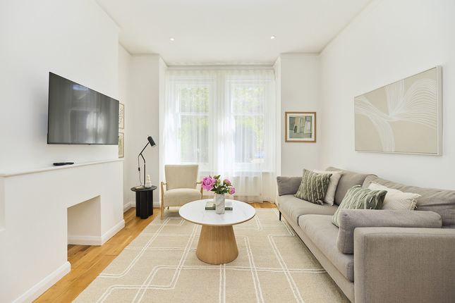 1-bed flat on Barcombe Avenue, London, £2,750/mo