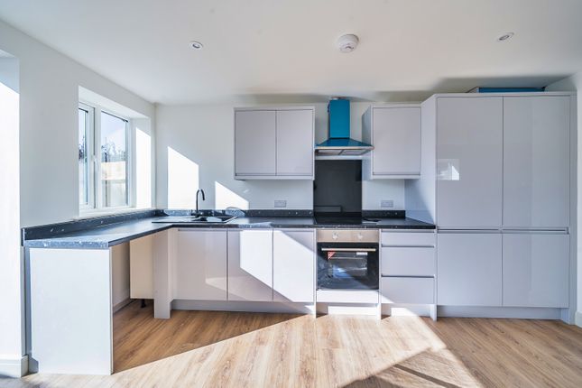 72A, Farm Road, Esher photo 3