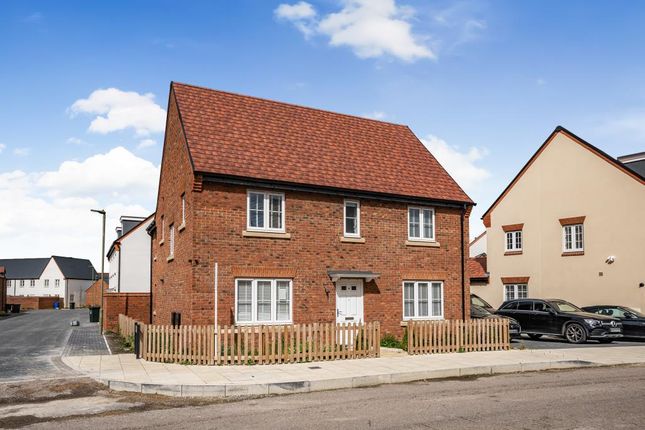 Detached house to rent in Taunton Road, Bicester