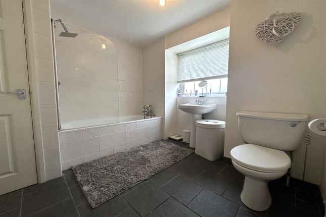 Town house for sale in Heyes Leigh, Heyes Drive, Altrincham