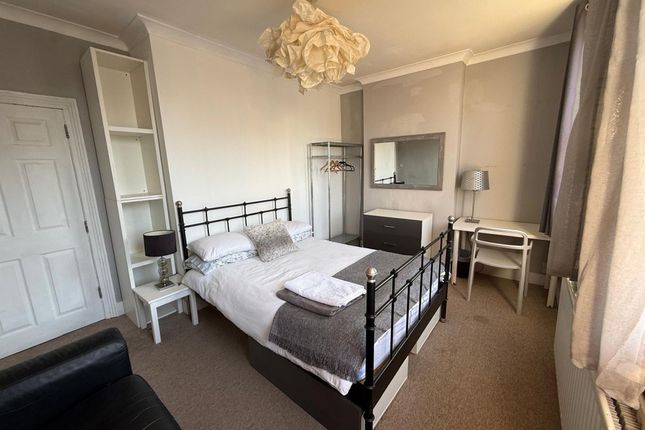 106 Kings Road, Kingston Upon Thames photo 5