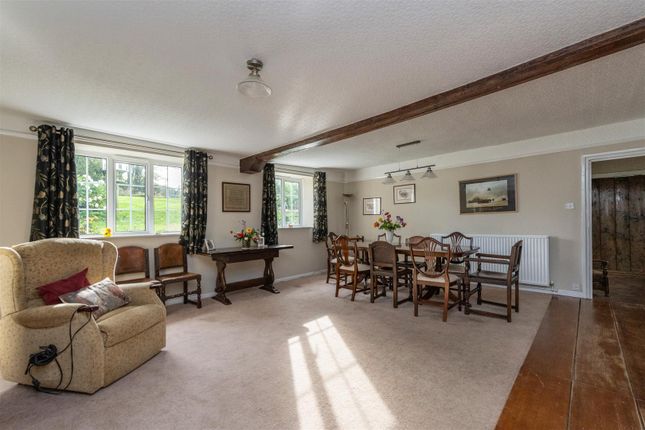 Lower Kingston - Farmhouse Internals-5.Jpg