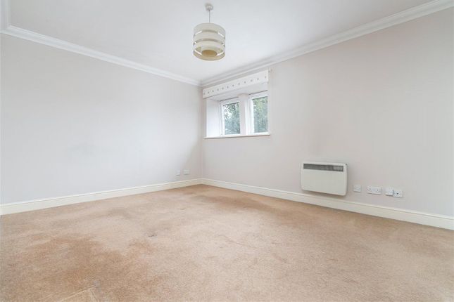 Flat 38,, Waterford House, West Drayton photo 4