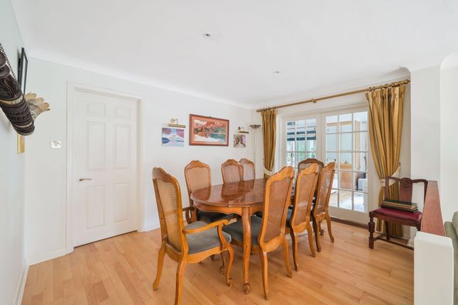 3a Longdown Lane North, Epsom photo 4