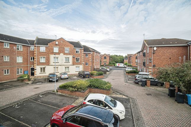 Flat for sale in Lock Keepers Court, Victoria Dock, Hull