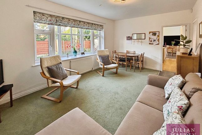 3, Parrs Wood Avenue, Manchester photo 3