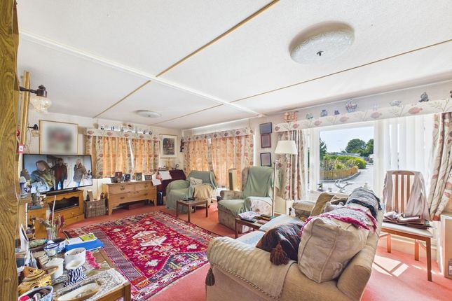 46, Primrose Hill, Somerton photo 3