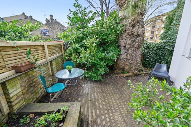 Mews house for sale in Ickburgh Road, Hackney