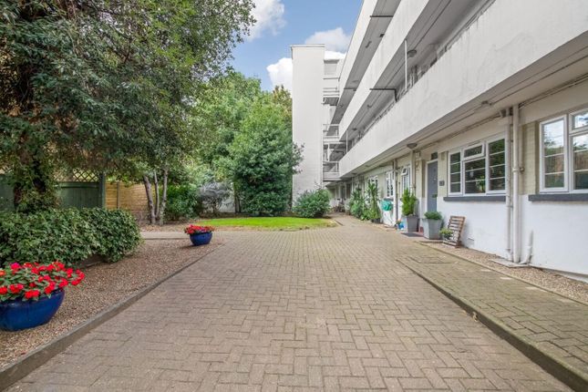 Flat for sale in Clive Road, Dulwich, London