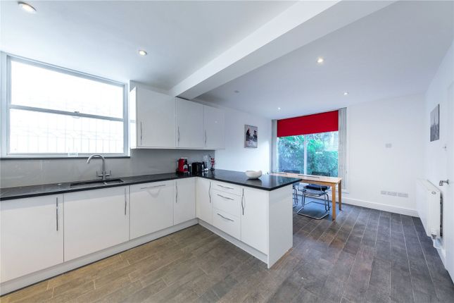 42, Chester Close North, London photo 3
