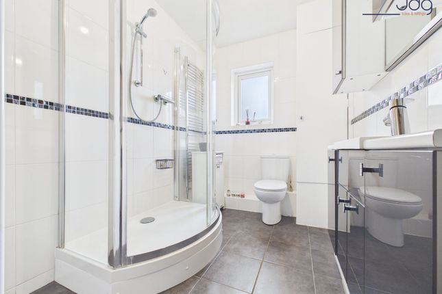 10 Thirlmere Court, Lancaster photo 4