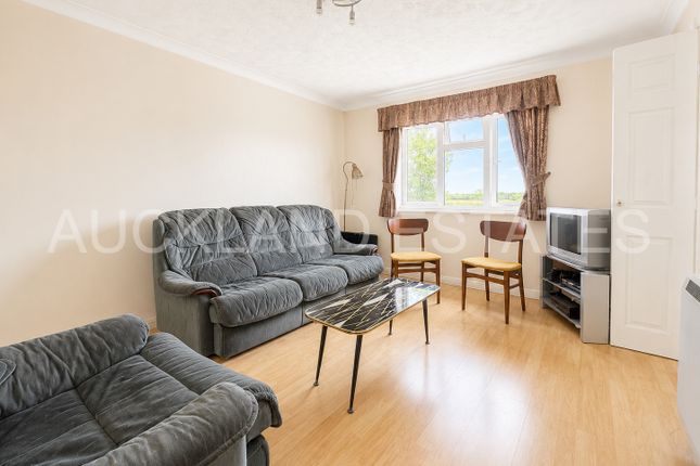 47, Blackhorse Lane, Potters Bar photo 2