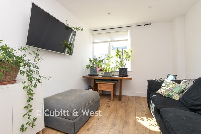1-bed flat on St. Martin's House, St. Martin's Walk, Dorking, £280,000