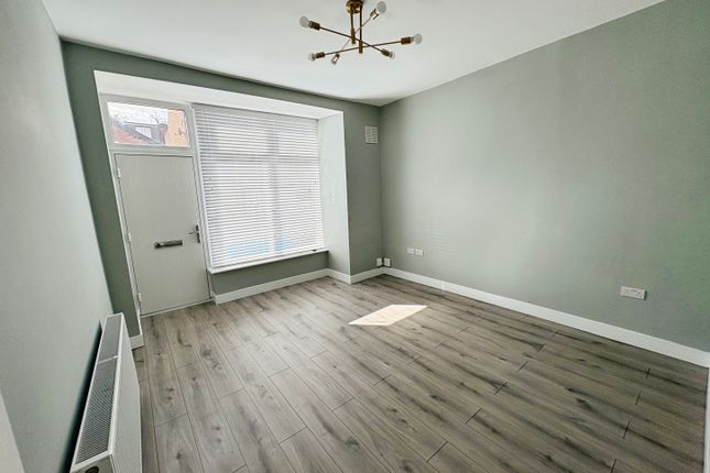16, Shiregreen Lane, Sheffield photo 2
