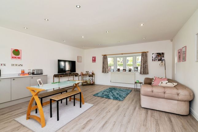63, Dorket Drive, Nottingham photo 3