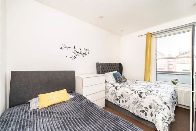 417E, New Cross Road, London photo 4
