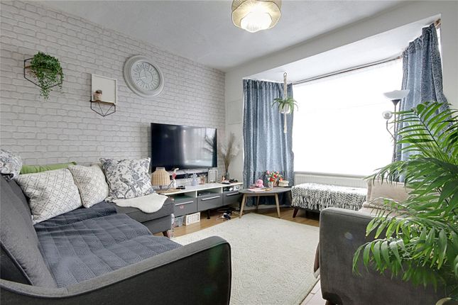 28, Falcon Crescent, Enfield photo 4
