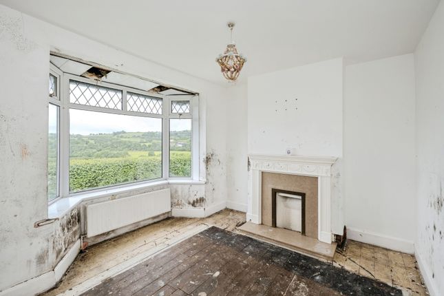 56, Carmarthen Road, Pontarddulais photo 4