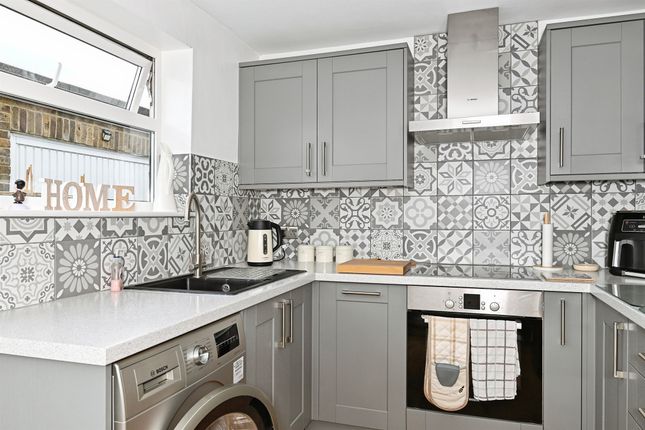 8, Park Way, Maidstone photo 3