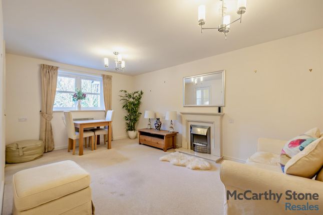 14 Radford Court, Tower Road, Liphook photo 2