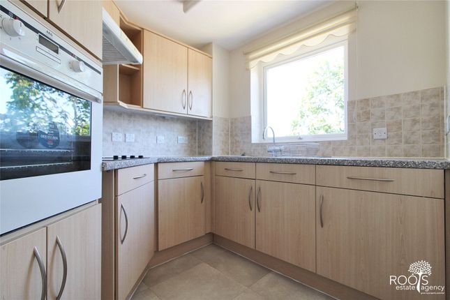 Flat 49-,, Benedict Court, Berkshire photo 2