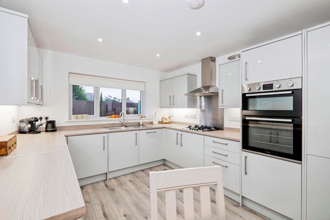 10, Lady Drive, Camborne photo 2