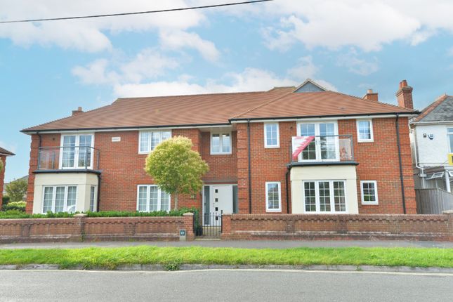 Flat for sale in Old Milton Road, New Milton, Hampshire