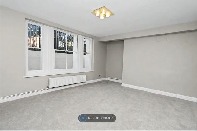 Surrey, Surbiton photo 2