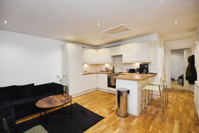 13, Little Dytchleys Mews, Coxtie Green Road, Brentwood photo 2