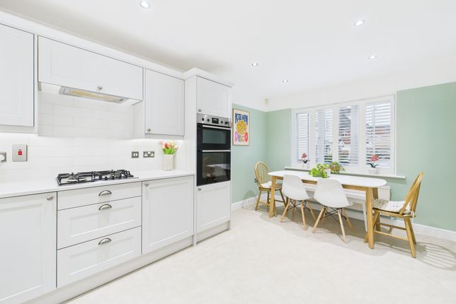 39 Chedington Avenue, Nottingham photo 2