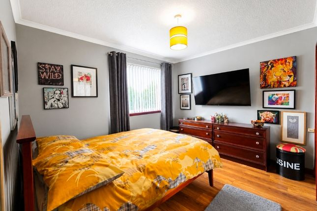 18 Beatty Court, Kirkcaldy photo 4