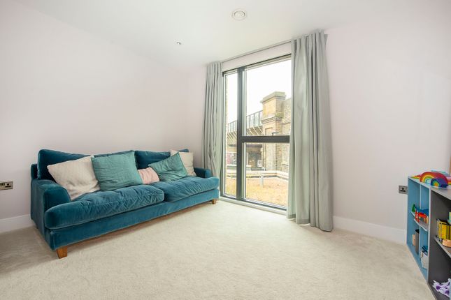 Flat for sale in Patcham Terrace, London